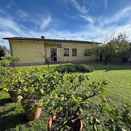 Lory Villa Lammari